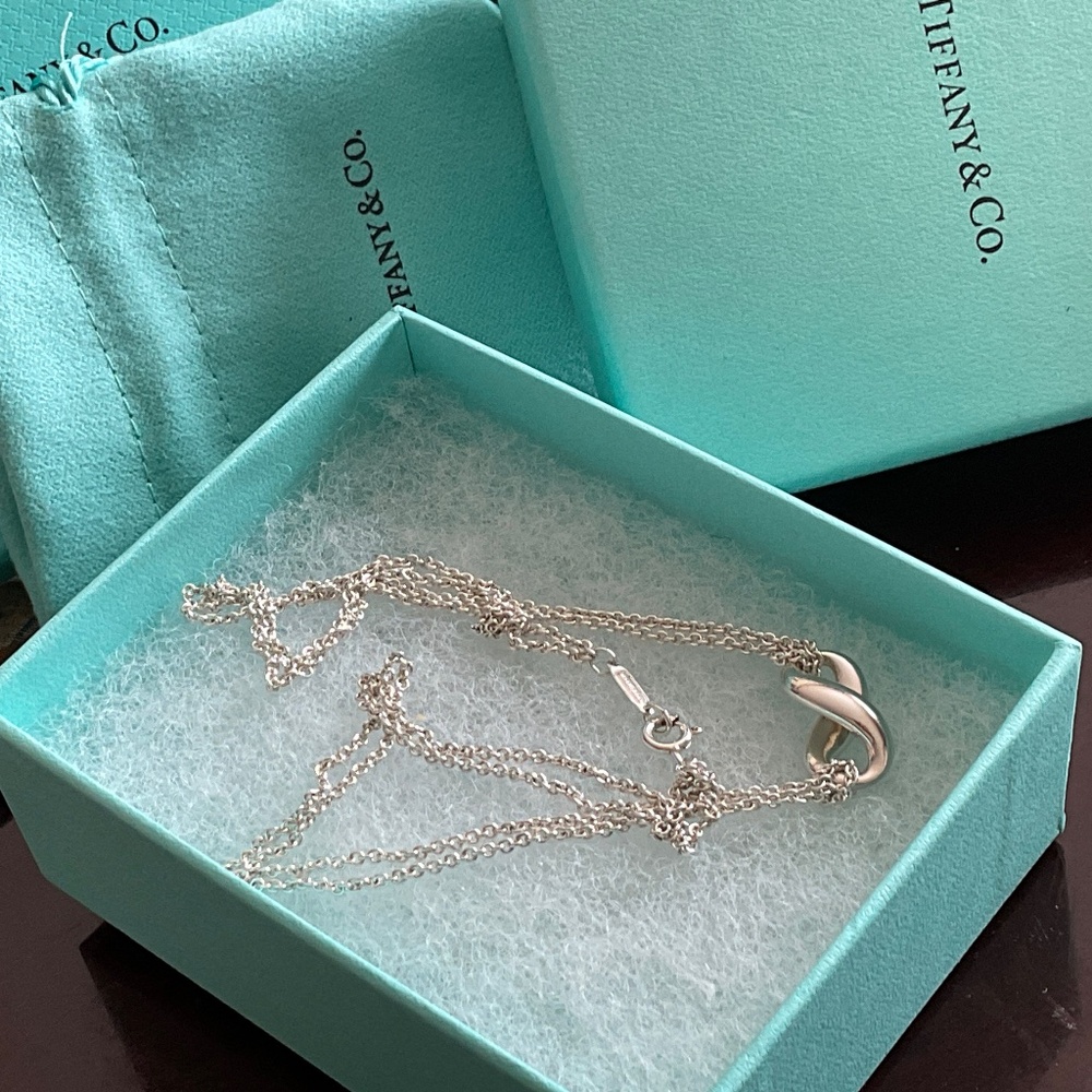 Authentic Tiffany Elsa Pretti Infinity necklace